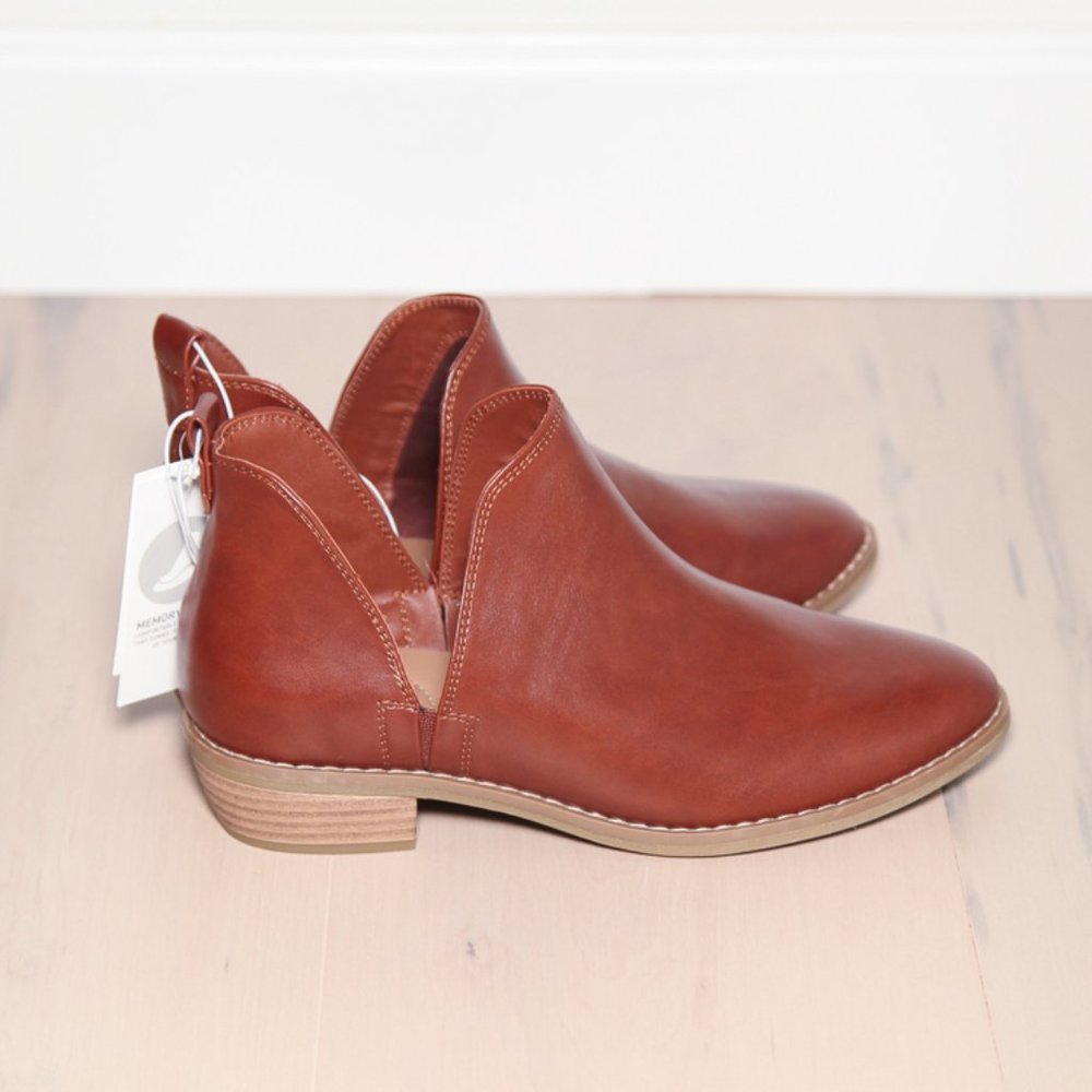 Universal Threads Vegan Leather Booties Size 7.5 NWT - Picture 2 of 12